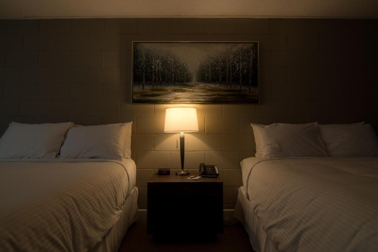 Northwood Plaza Hotel Prince George Bagian luar foto