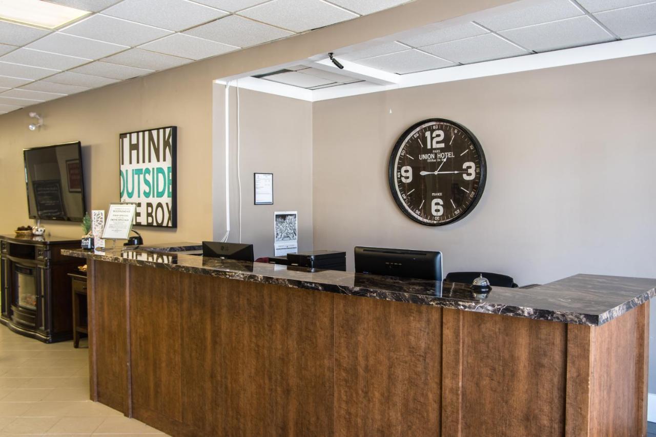 Northwood Plaza Hotel Prince George Bagian luar foto